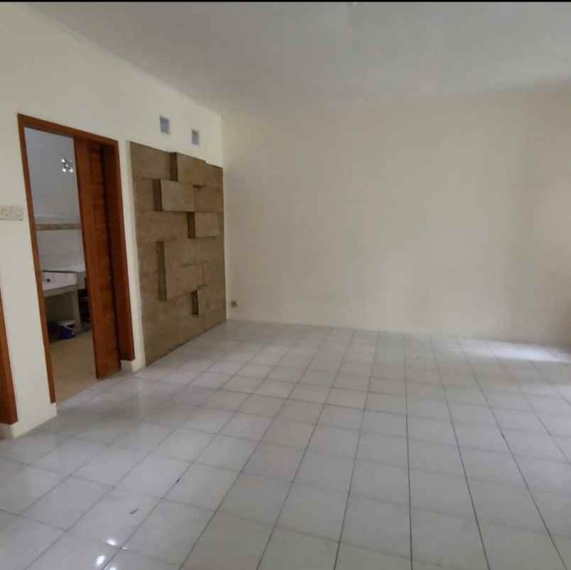 dijual rumah eksklusif komplek tamansari bukit bandung