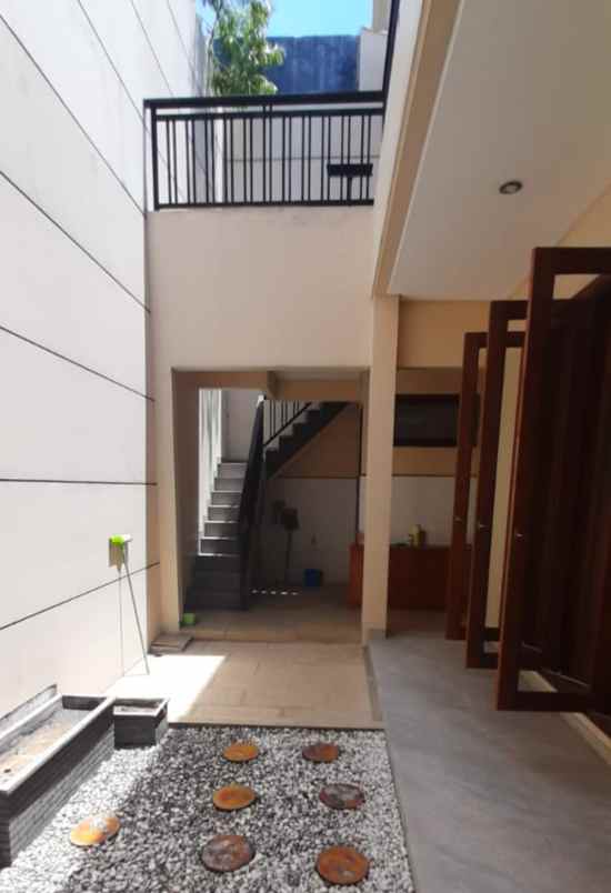 dijual rumah galaxy bumi permai araya