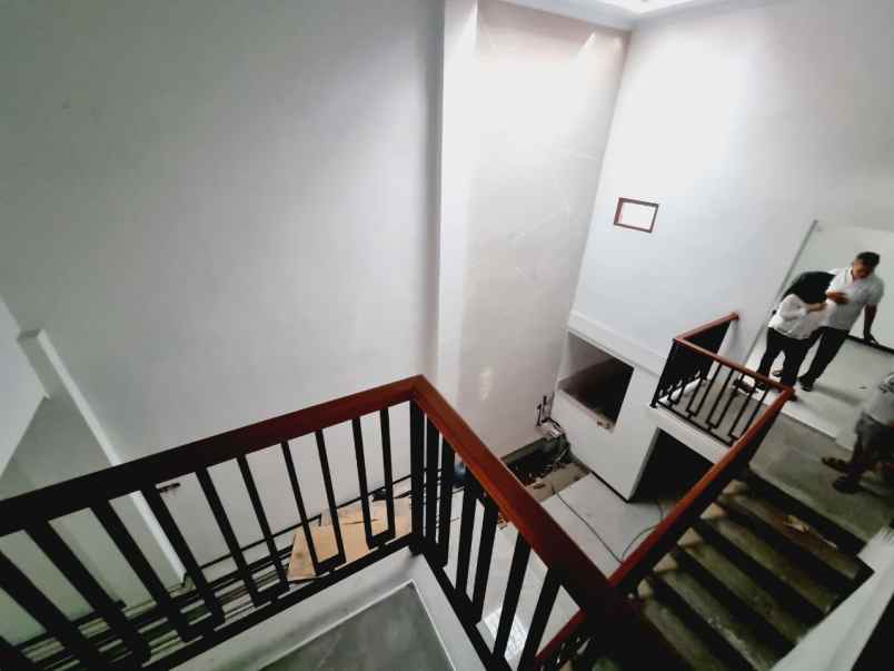 dijual rumah gedongan colomadu karanganyar