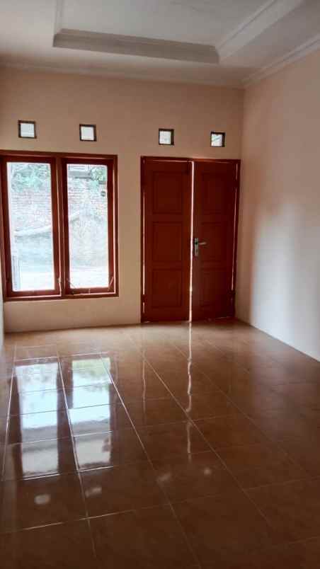 dijual rumah gembira loka