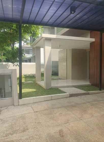 dijual rumah graha natura