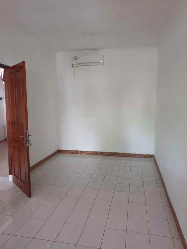dijual rumah graha raya bintaro