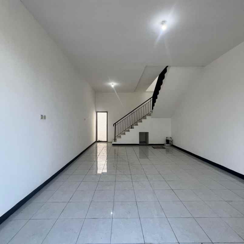 dijual rumah green mansion