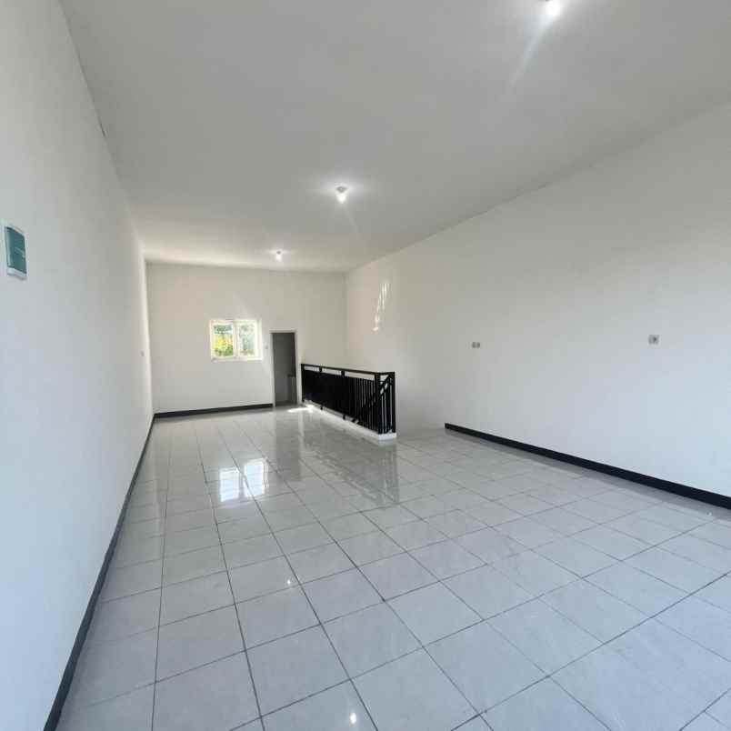 dijual rumah green mansion