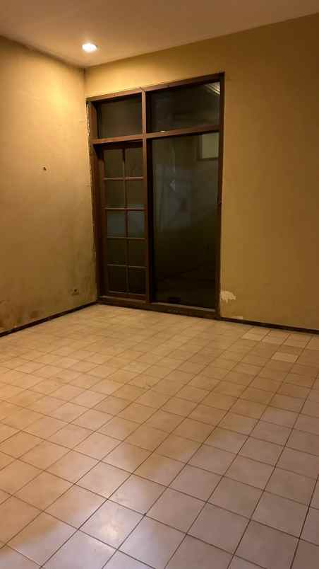 dijual rumah grogol selatan