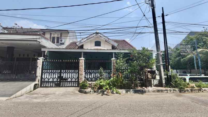 dijual rumah harapan indah