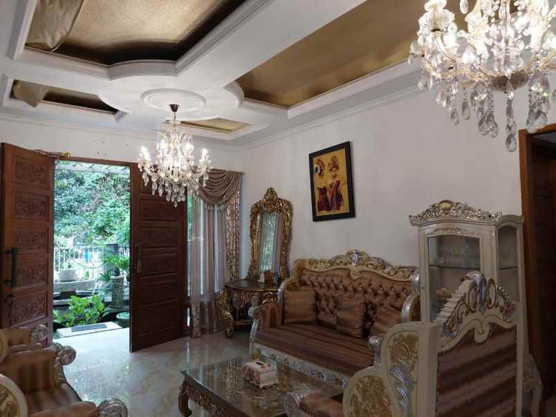 dijual rumah harapan indah cluster