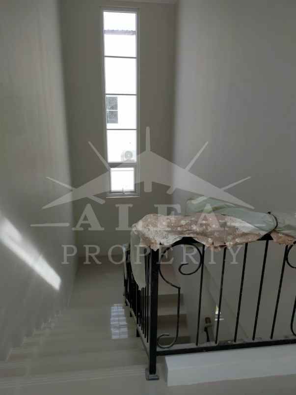 dijual rumah jalan arteri supadio
