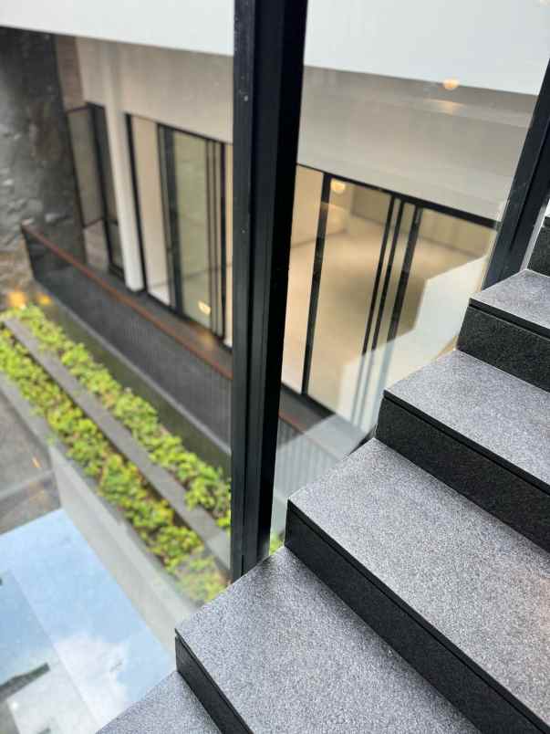 dijual rumah jalan bukit golf internasional