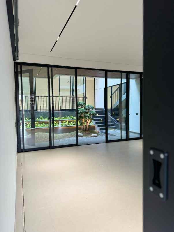 dijual rumah jalan bukit golf internasional