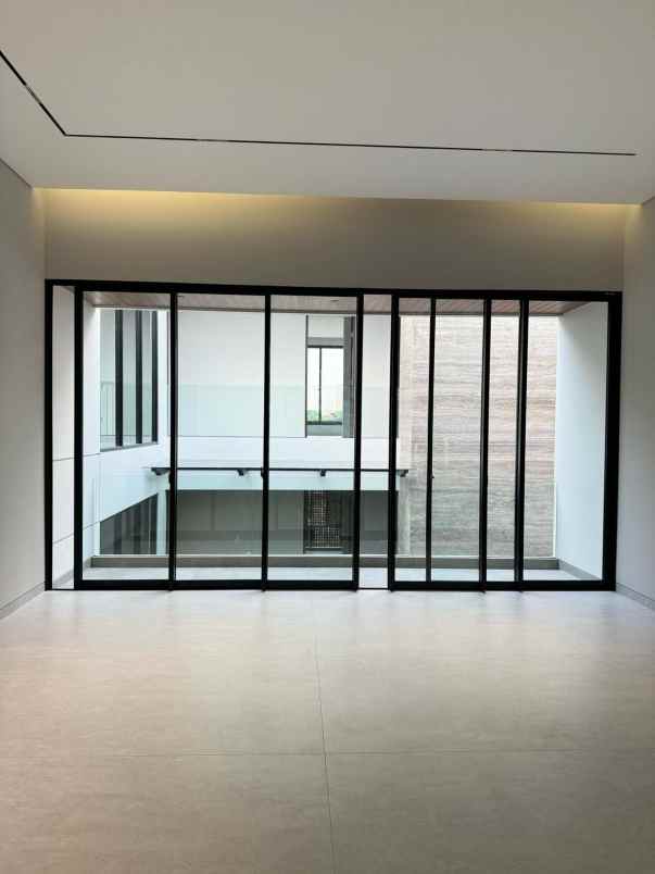 dijual rumah jalan bukit golf internasional