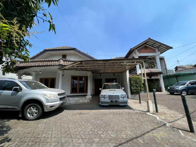 dijual rumah jalan cikutra