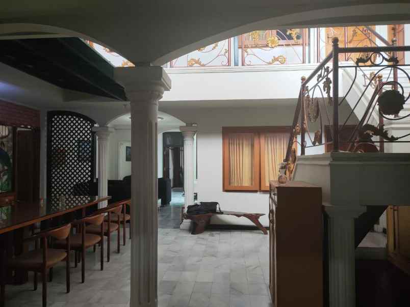 dijual rumah jalan cikutra