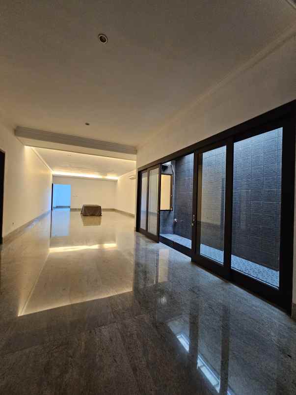 dijual rumah jalan dr ir h soekarno