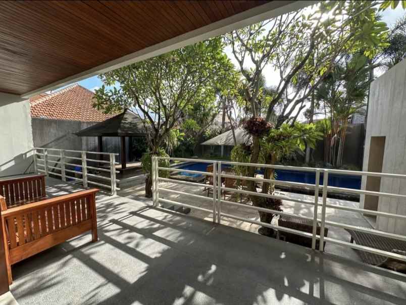 dijual rumah jalan gunung catur