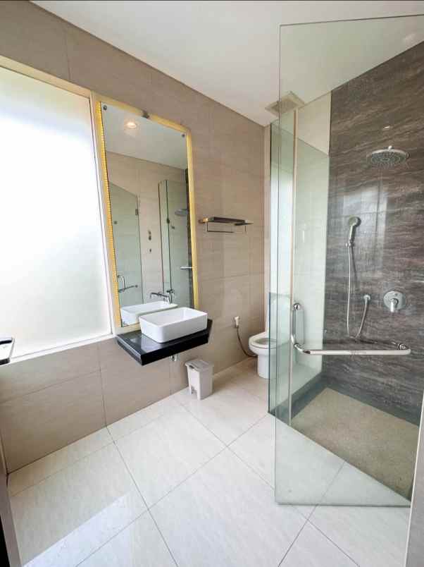 dijual rumah jalan gunung catur