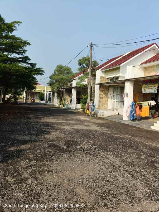 dijual rumah jalan h rean serua ciputat