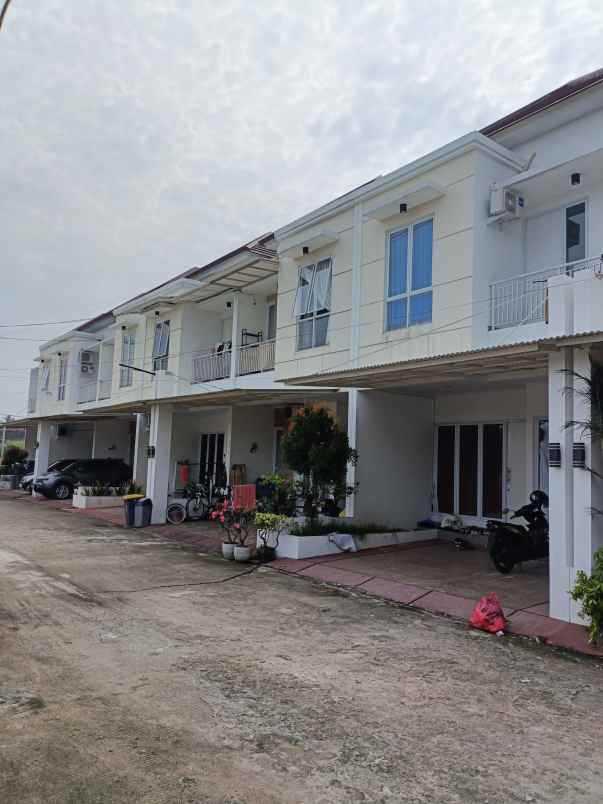 dijual rumah jalan h rean serua ciputat
