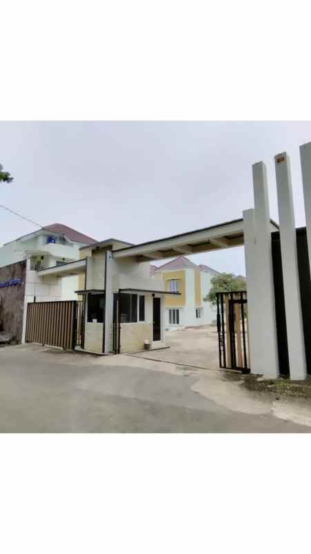 dijual rumah jalan h rean serua ciputat