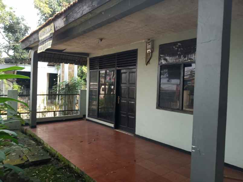dijual rumah jalan imam bonjol