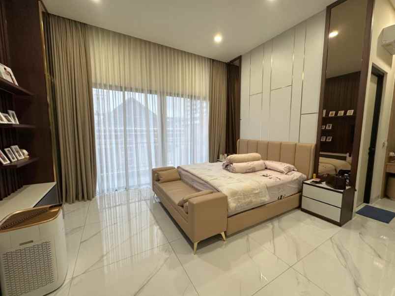 dijual rumah jalan industri gunung