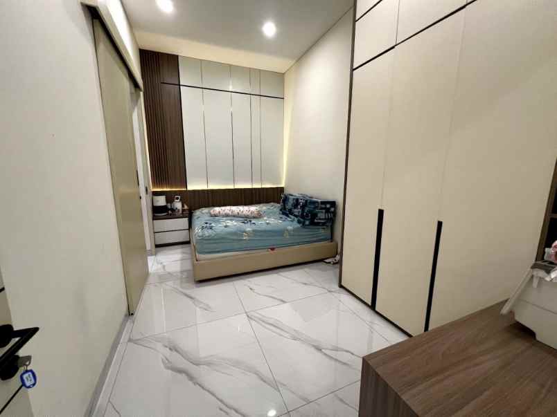 dijual rumah jalan industri gunung