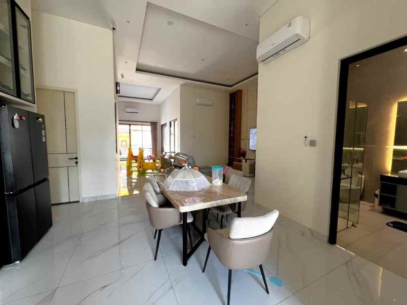 dijual rumah jalan industri gunung