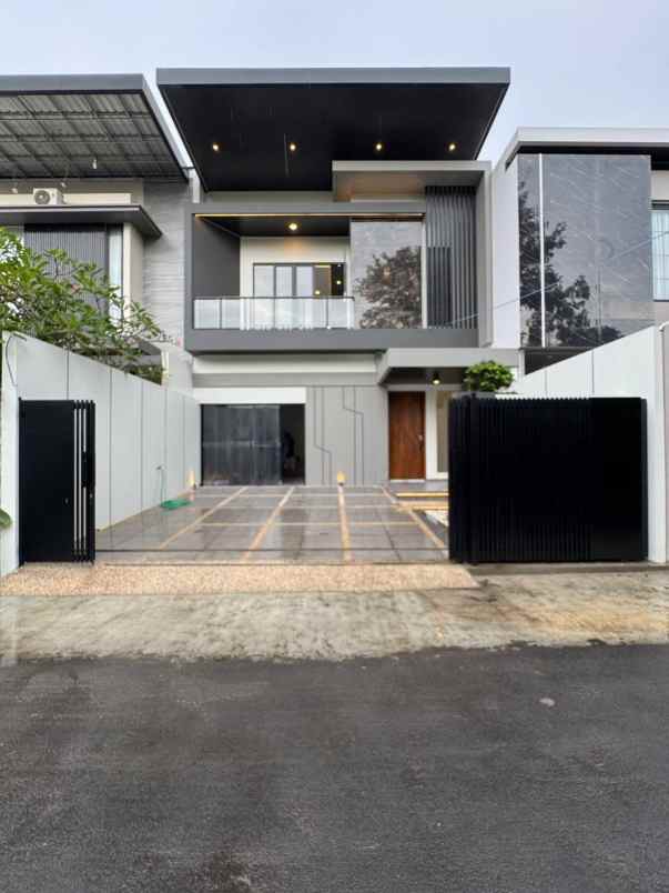 dijual rumah jalan kaliurang km 11