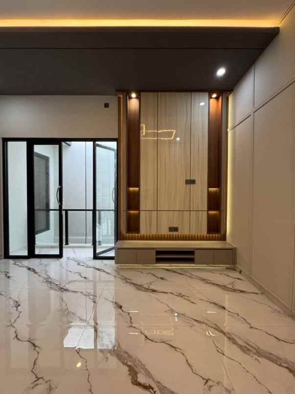 dijual rumah jalan kaliurang km 11