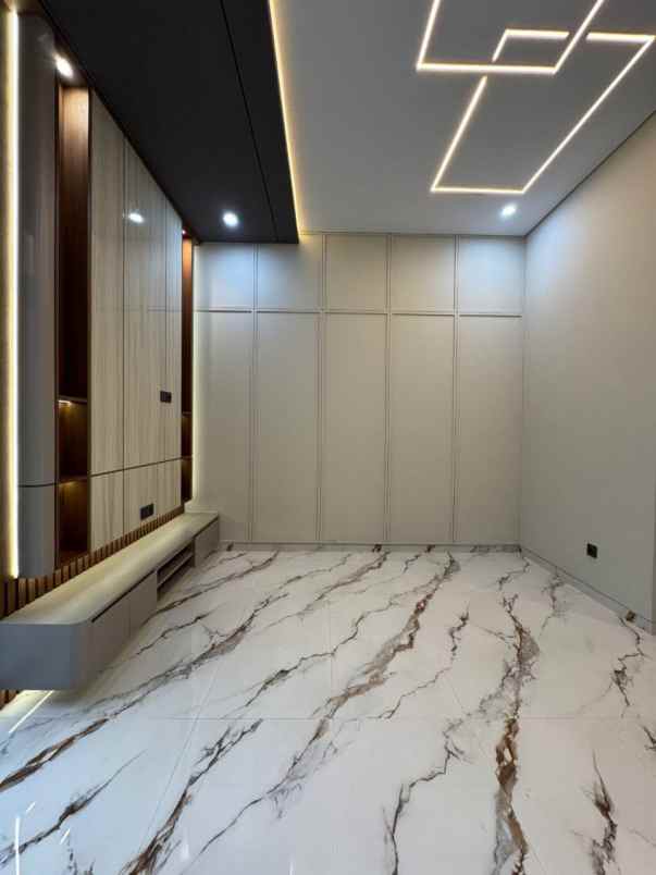 dijual rumah jalan kaliurang km 11