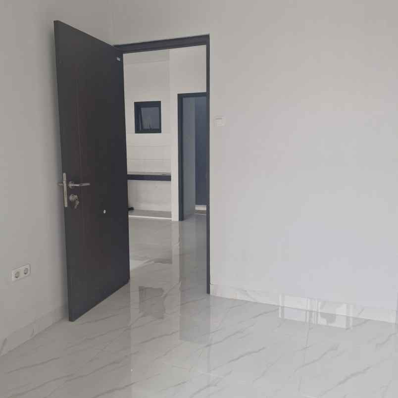 dijual rumah jalan mualim aminudin