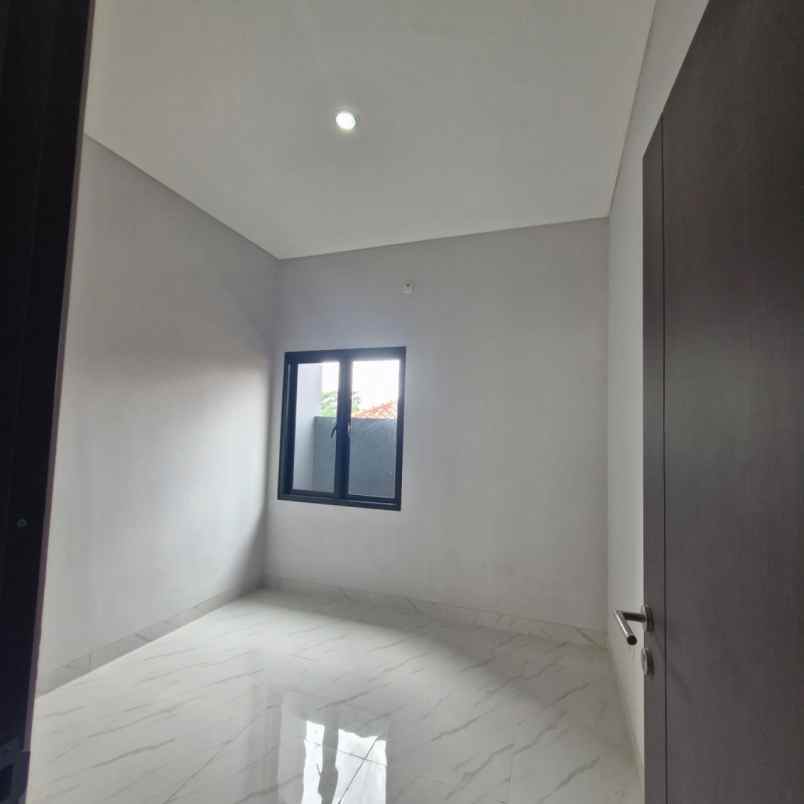 dijual rumah jalan mualim aminudin