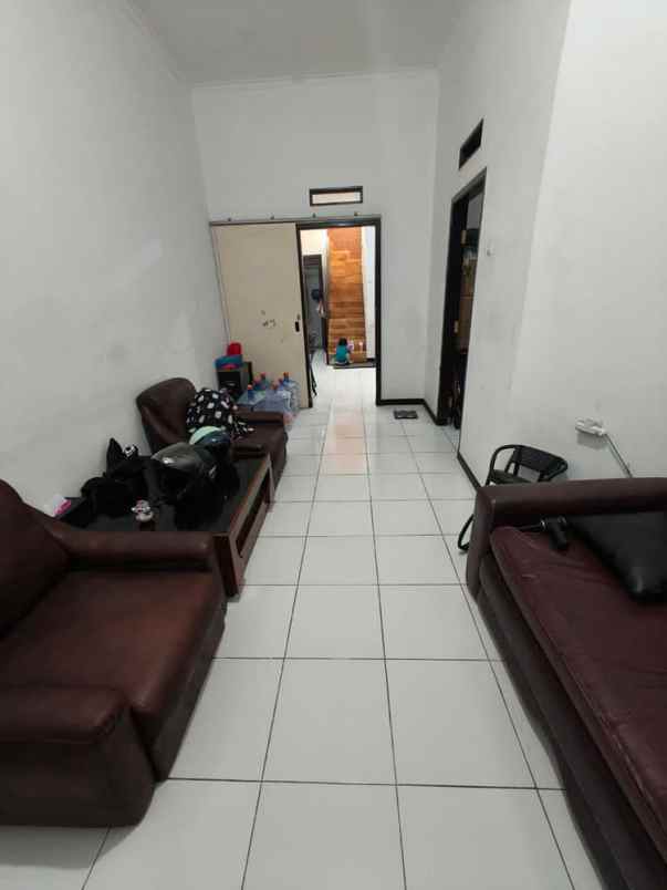 dijual rumah jalan pangarang