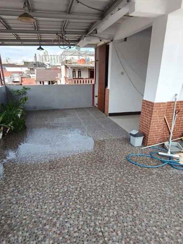 dijual rumah jalan pangarang