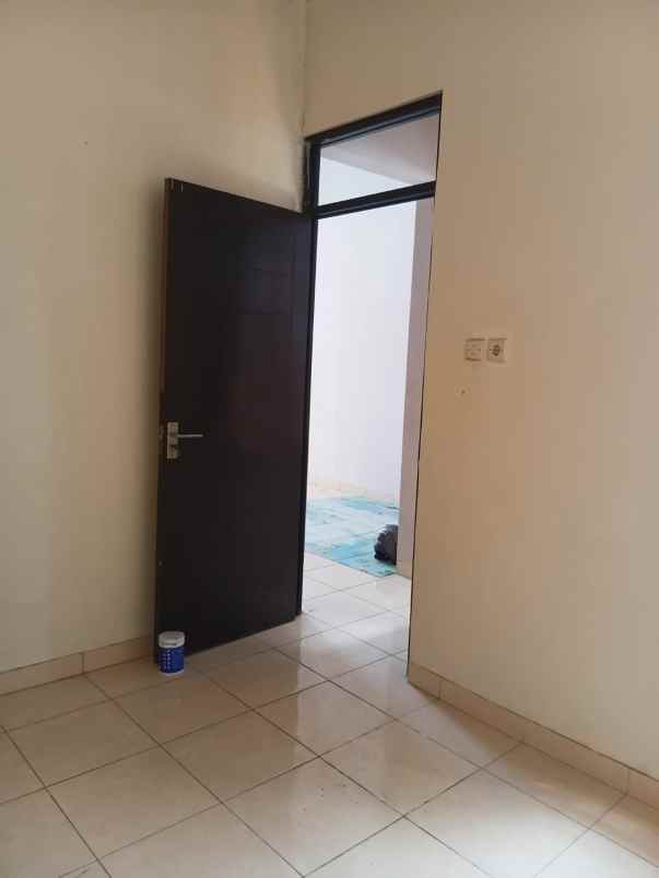 dijual rumah jalan permana atas