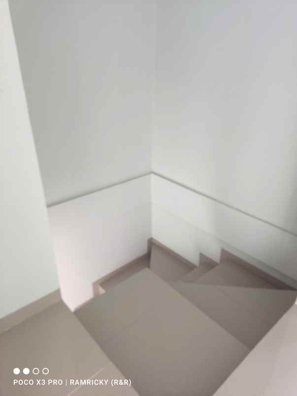 dijual rumah jalan raya hankam jatisampurna