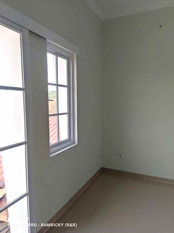 dijual rumah jalan raya hankam jatisampurna