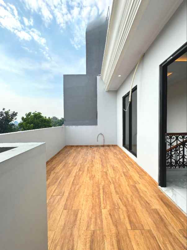 dijual rumah jalan raya jagakarsa