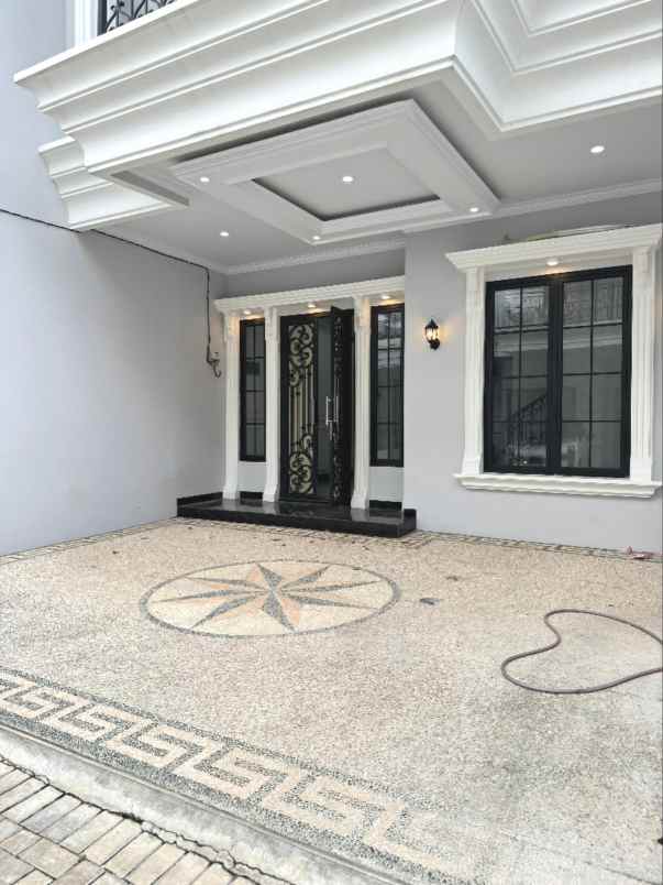 dijual rumah jalan raya jagakarsa