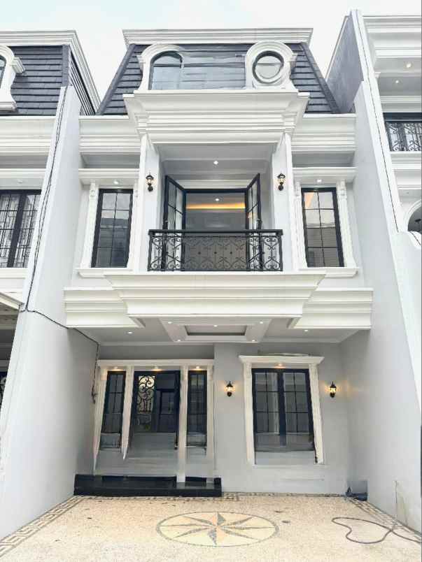 dijual rumah jalan raya jagakarsa