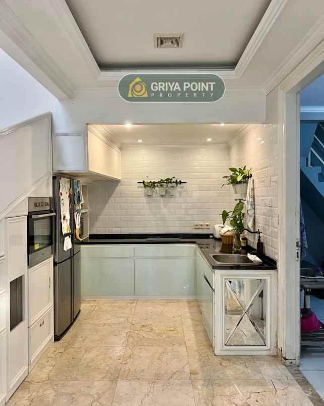 dijual rumah jalan raya lebak bulus