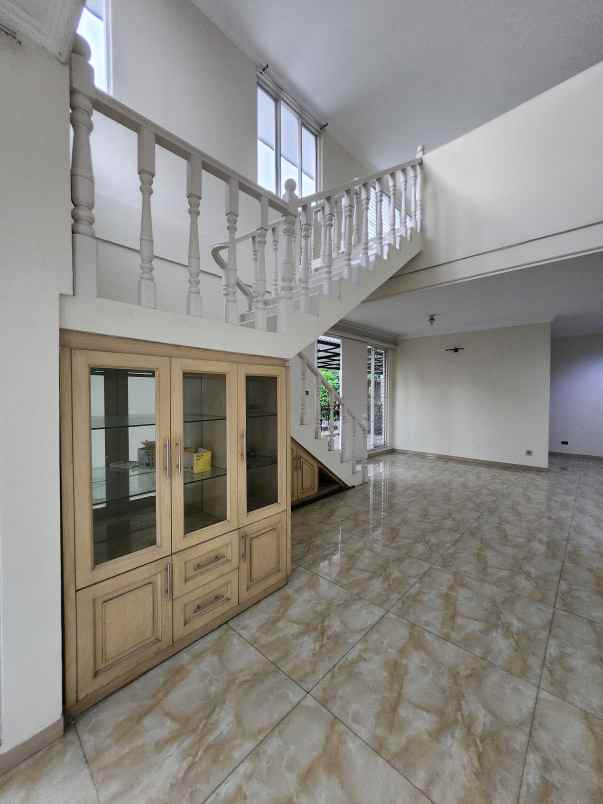 dijual rumah jalan raya pangkalan jati