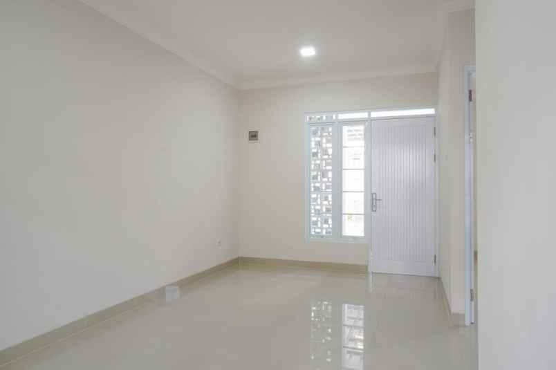 dijual rumah jalan raya percobaan puspa