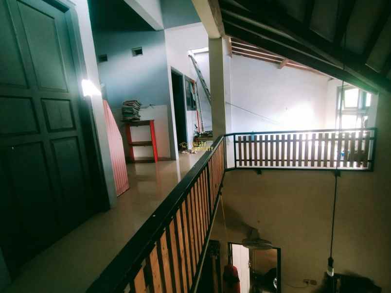 dijual rumah jambidan