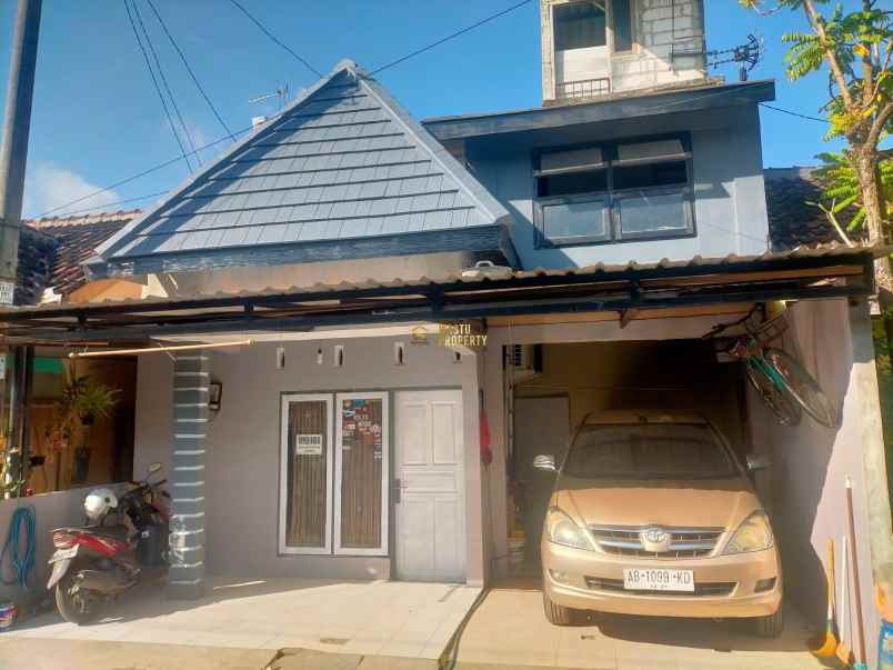 dijual rumah jambidan