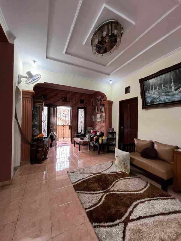 dijual rumah jatibening estate