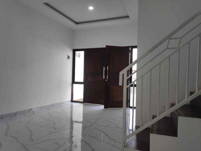 dijual rumah jatibening satu