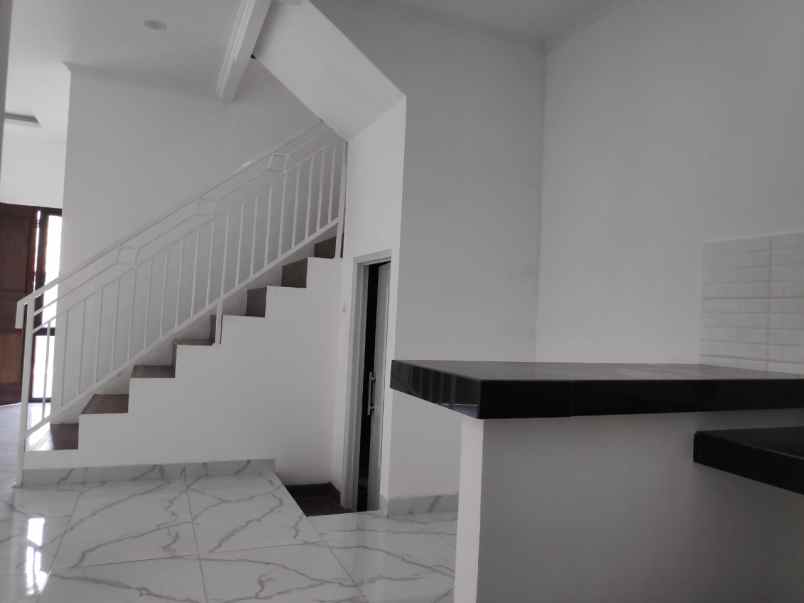 dijual rumah jatibening satu