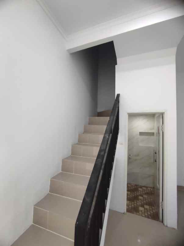 dijual rumah jaticempaka pondokgede bekasi