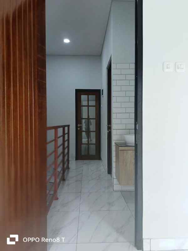 dijual rumah jatiwarna bekasi